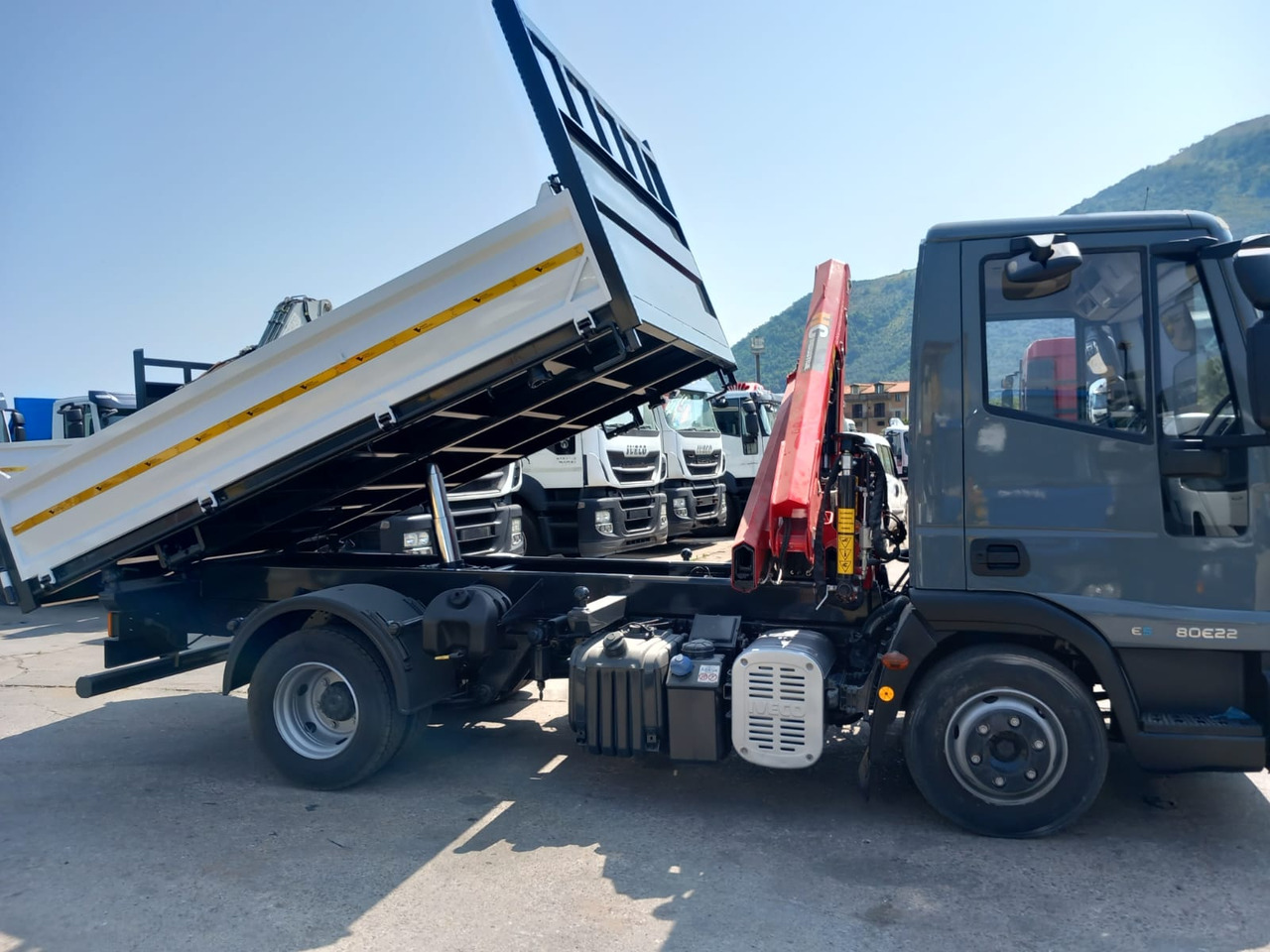 Crane truck IVECO EUROCARGO 80E22: picture 21