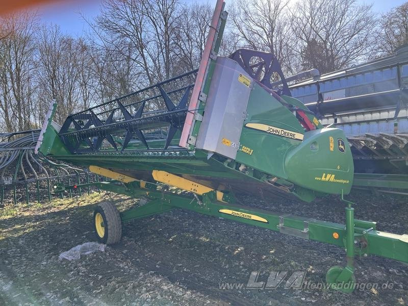 Combine harvester John Deere W550: picture 9