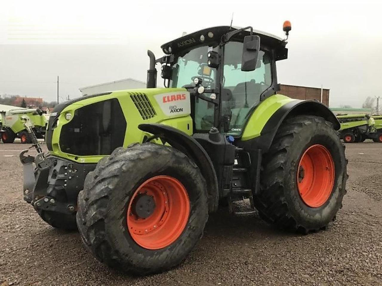 Farm tractor CLAAS axion 810: picture 1