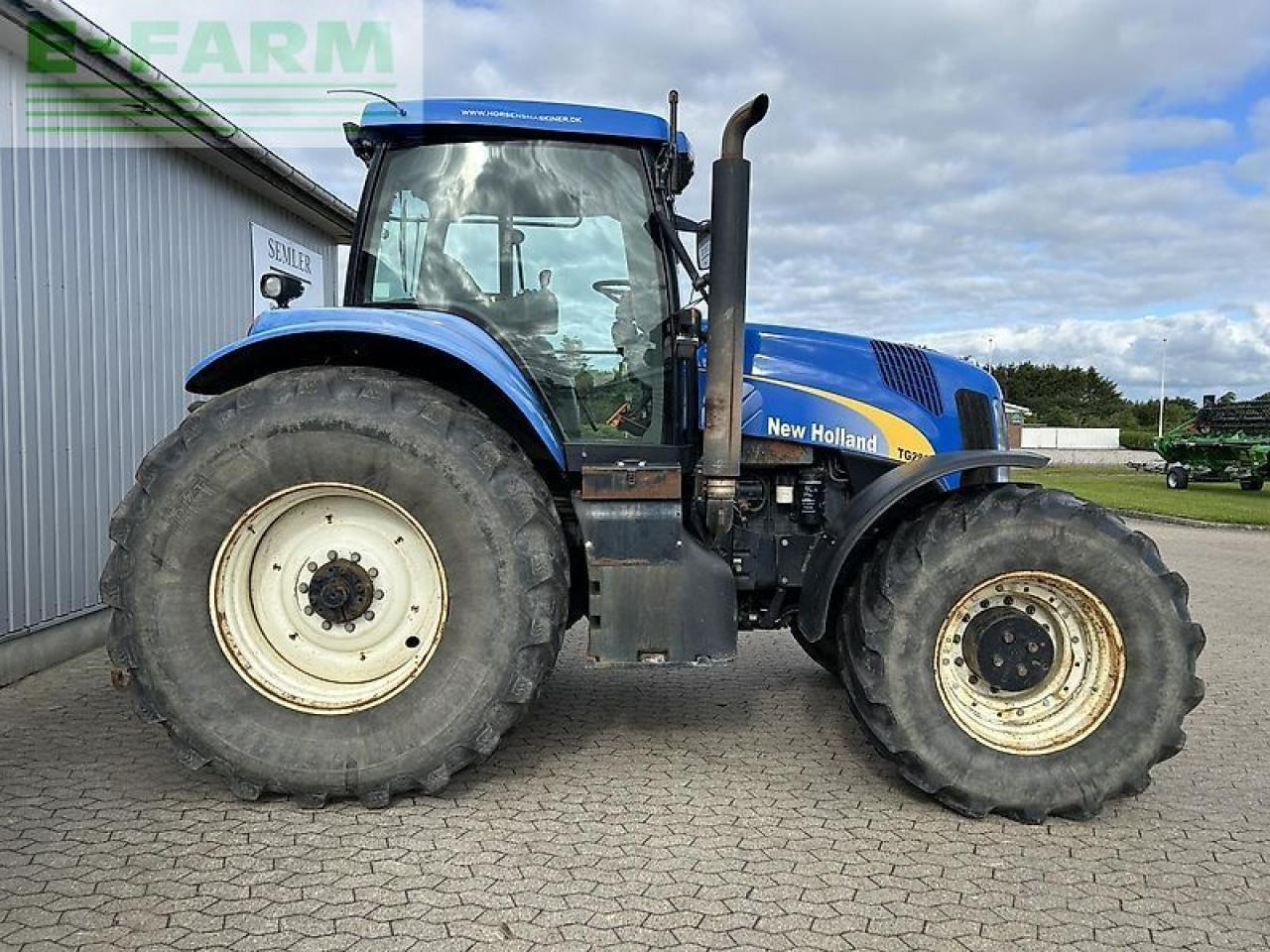 Farm tractor New Holland tg285: picture 9