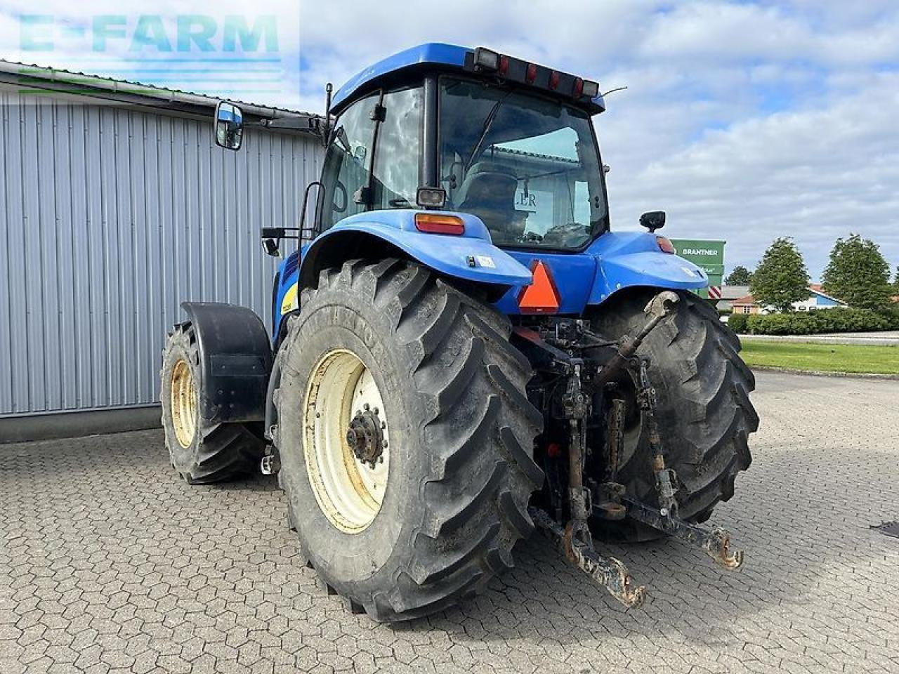 Farm tractor New Holland tg285: picture 12