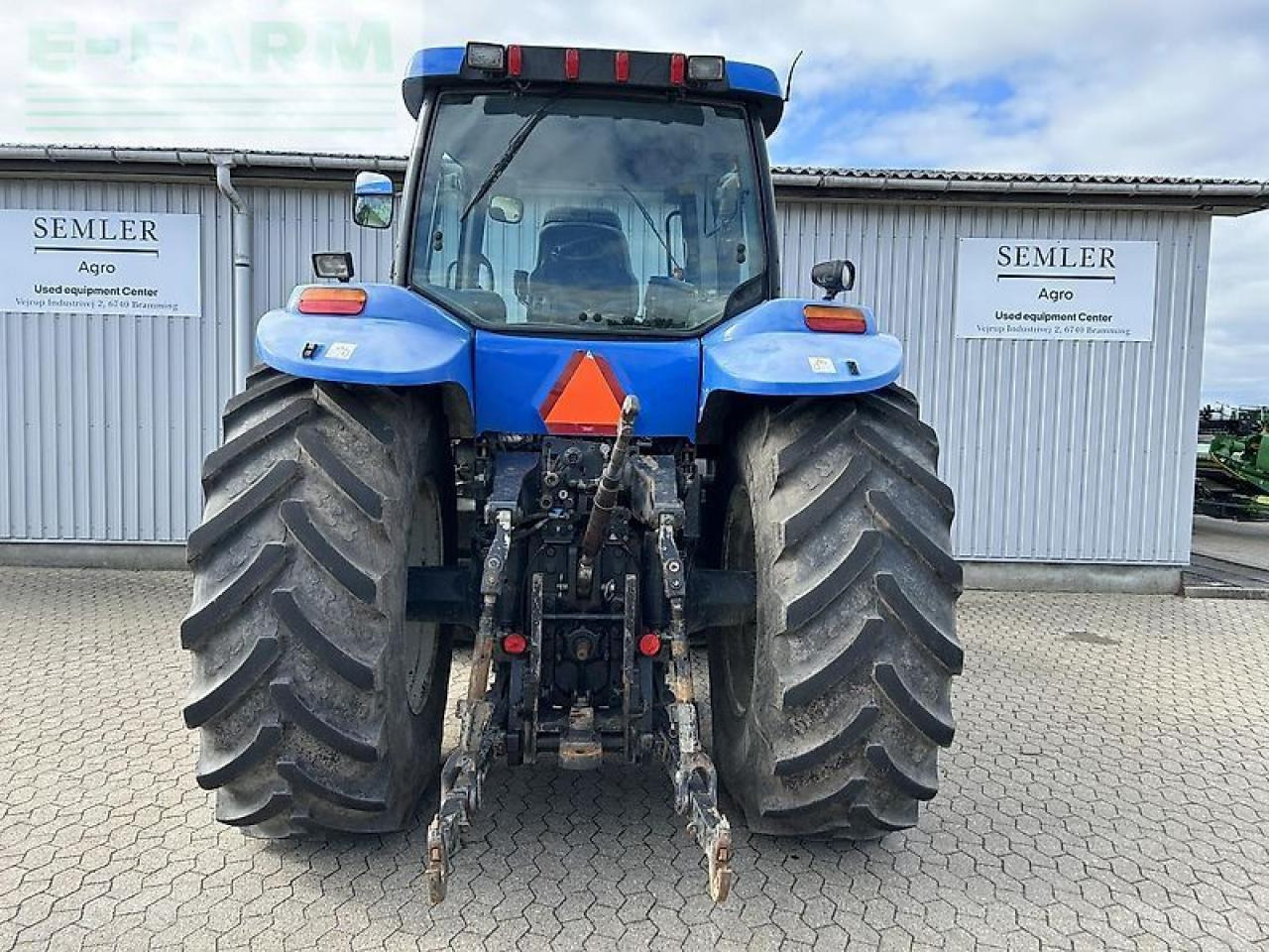 Farm tractor New Holland tg285: picture 13