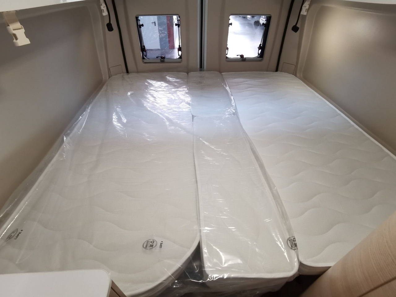 Camper van Chausson V697 FIRST LINE / -2025- / 140PS / EINZELBETTEN: picture 16