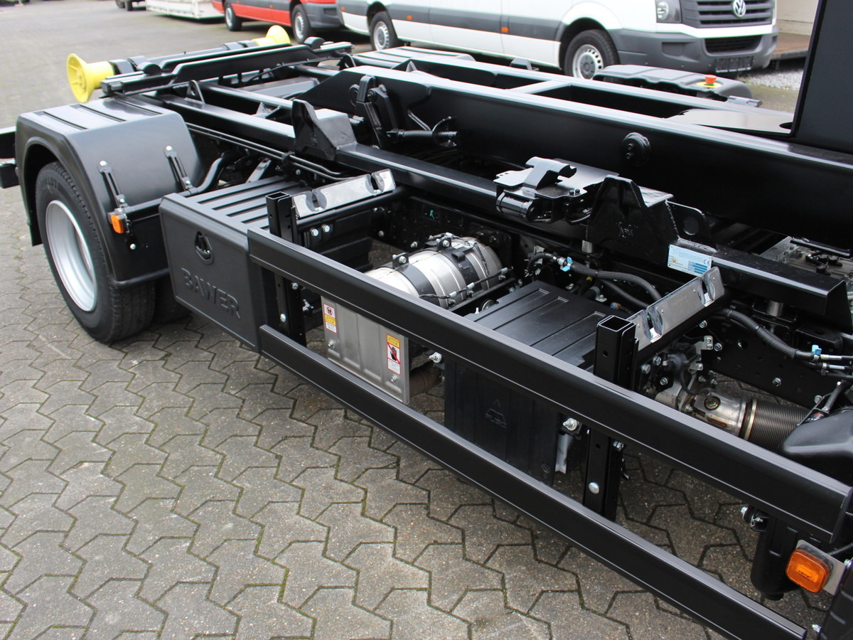 Hook lift truck, Crane truck FUSO Canter FUSO 9C18 Duonic City Abrollkipper Black: picture 9