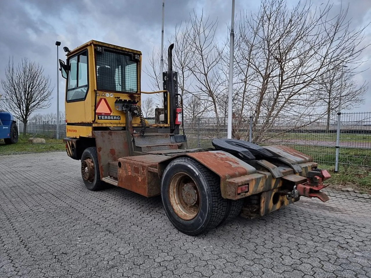 Terminal tractor TERBERG - YT220: picture 6