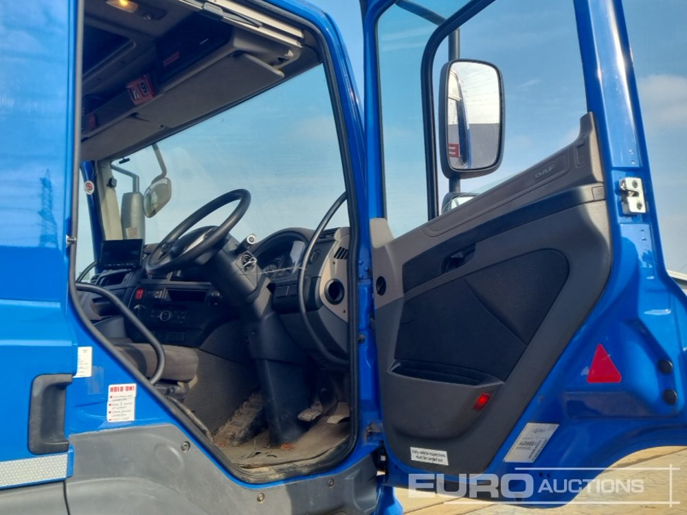 Dropside/ Flatbed truck for transportation of heavy machinery 2019 DAF CF 450: picture 39