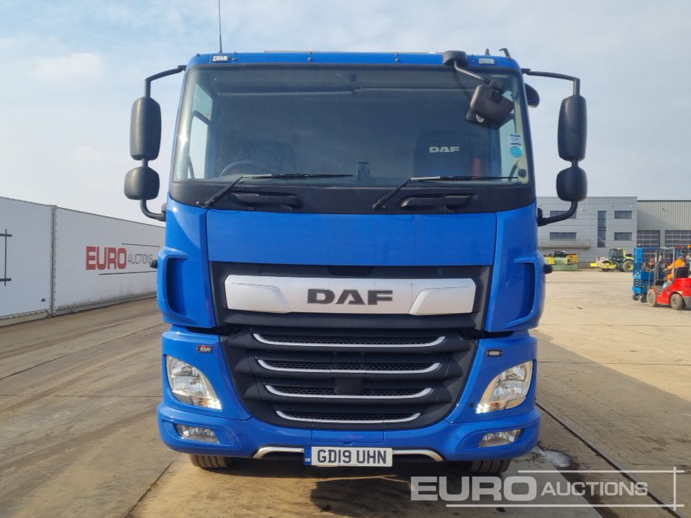 Dropside/ Flatbed truck for transportation of heavy machinery 2019 DAF CF 450: picture 8