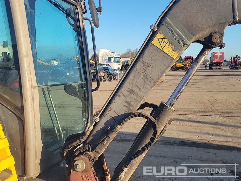 Mini excavator Volvo EC27C: picture 17