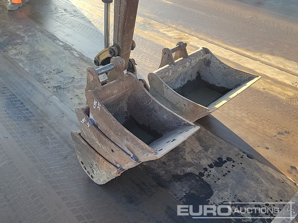 Mini excavator Volvo EC27C: picture 22