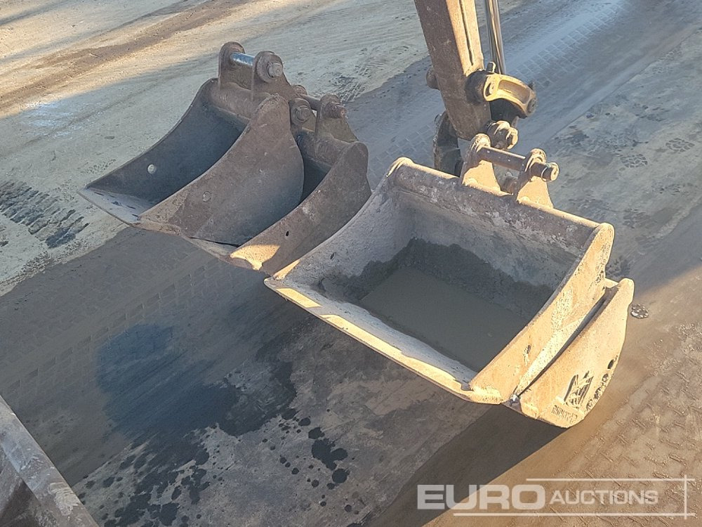 Mini excavator Volvo EC27C: picture 20